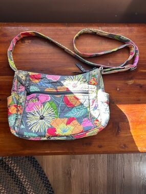 VERA BRADLEY Jazzy Blooms Quilted Tote Purse